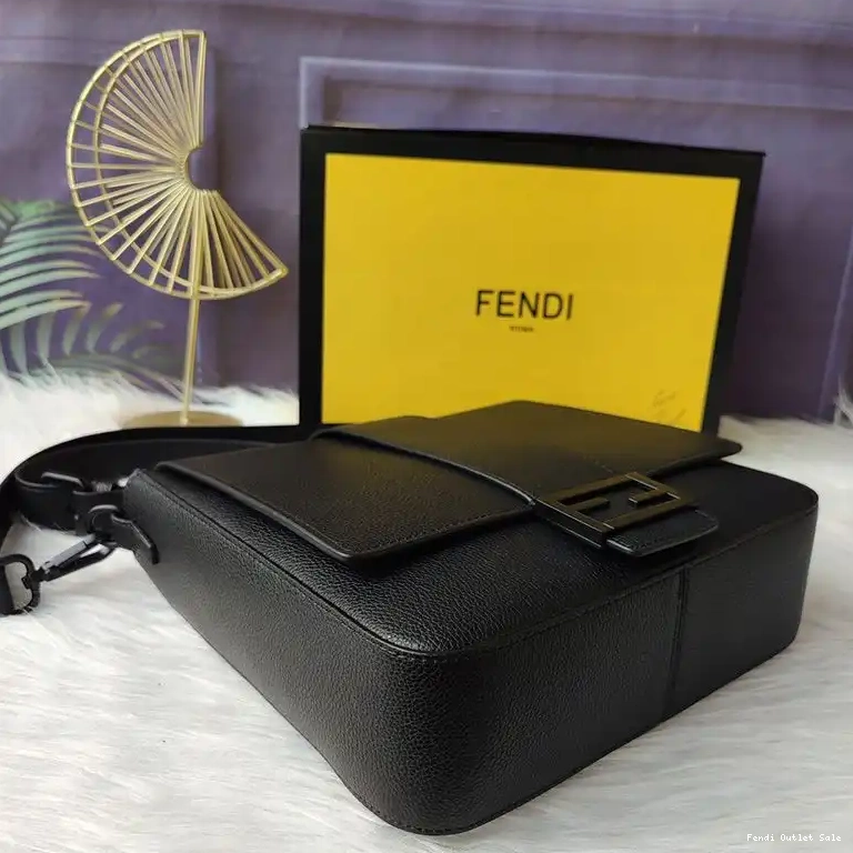 Cheap Medium Fendi Romano Baguette Messenger In Leather Black Cuoio 0501